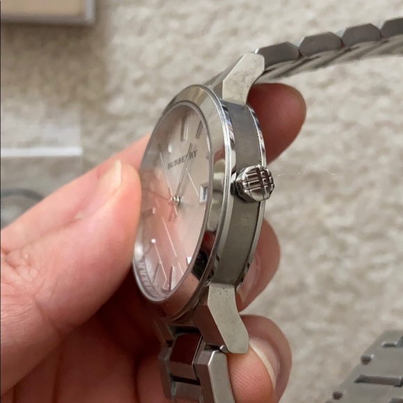 Burberry stainless steel unisex watch - Picture 8 of 15